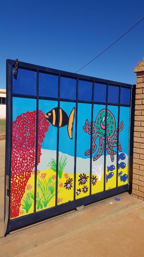 Meekatharra Outback Beach House Kültér fotó