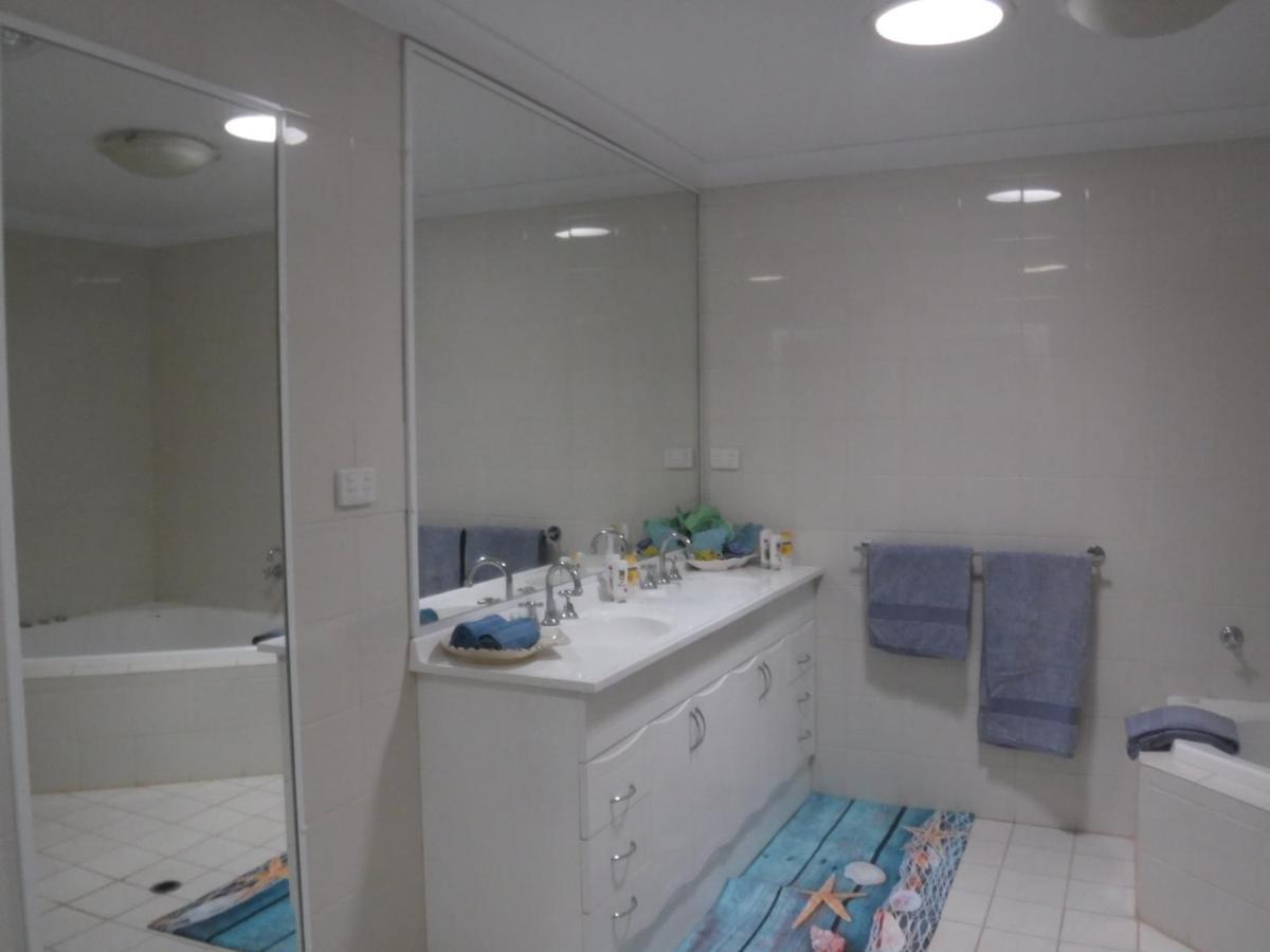 Meekatharra Outback Beach House Kültér fotó